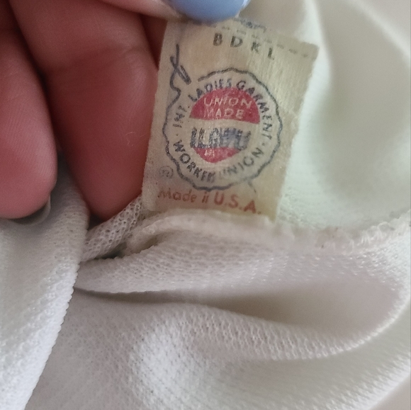 Vintage 70s White Shirt with Blue and Red Detailing - Picture 6 of 6